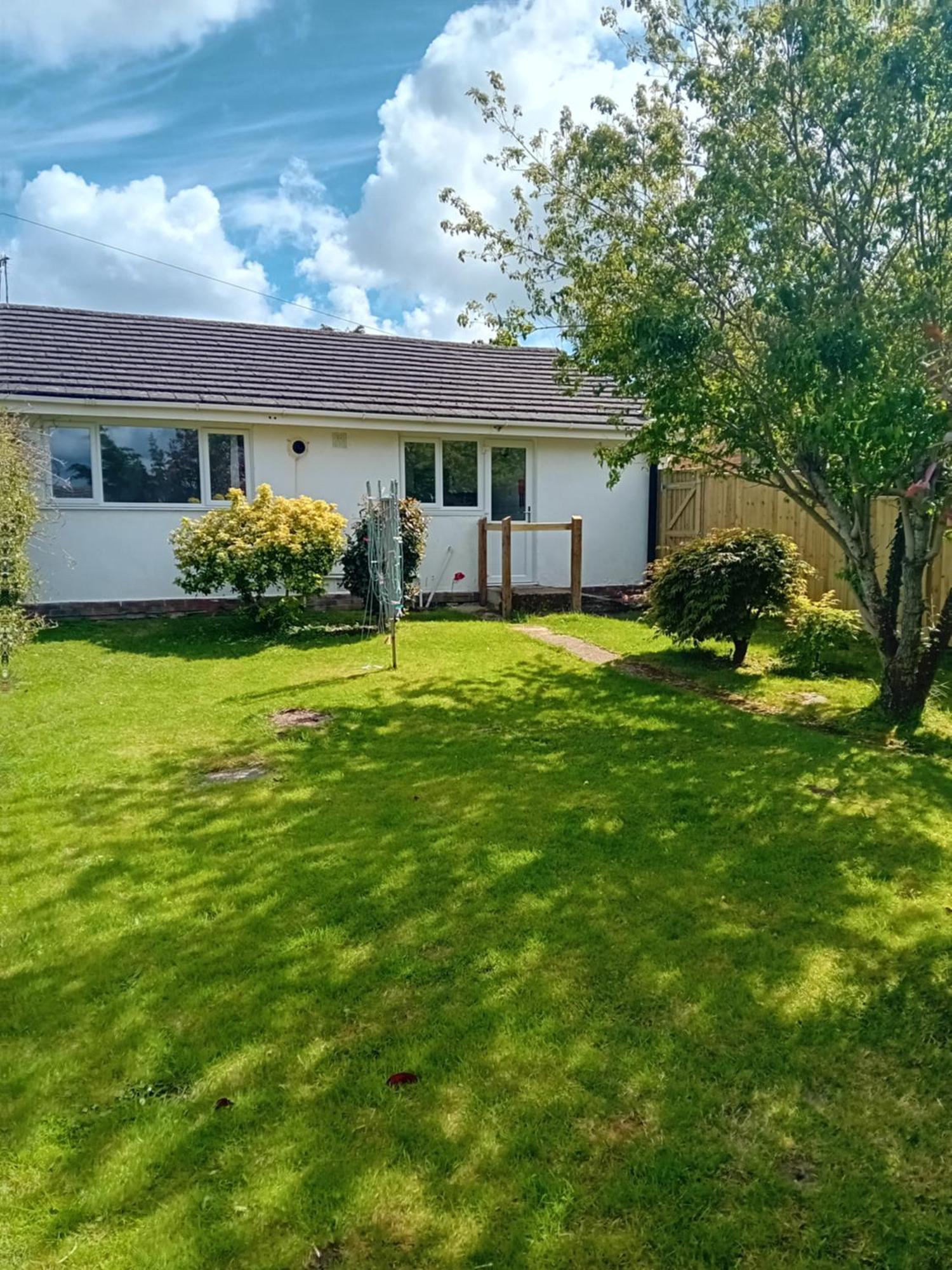 Villa The Bungalow Lymington With New Forest 1 Mile Exterior foto