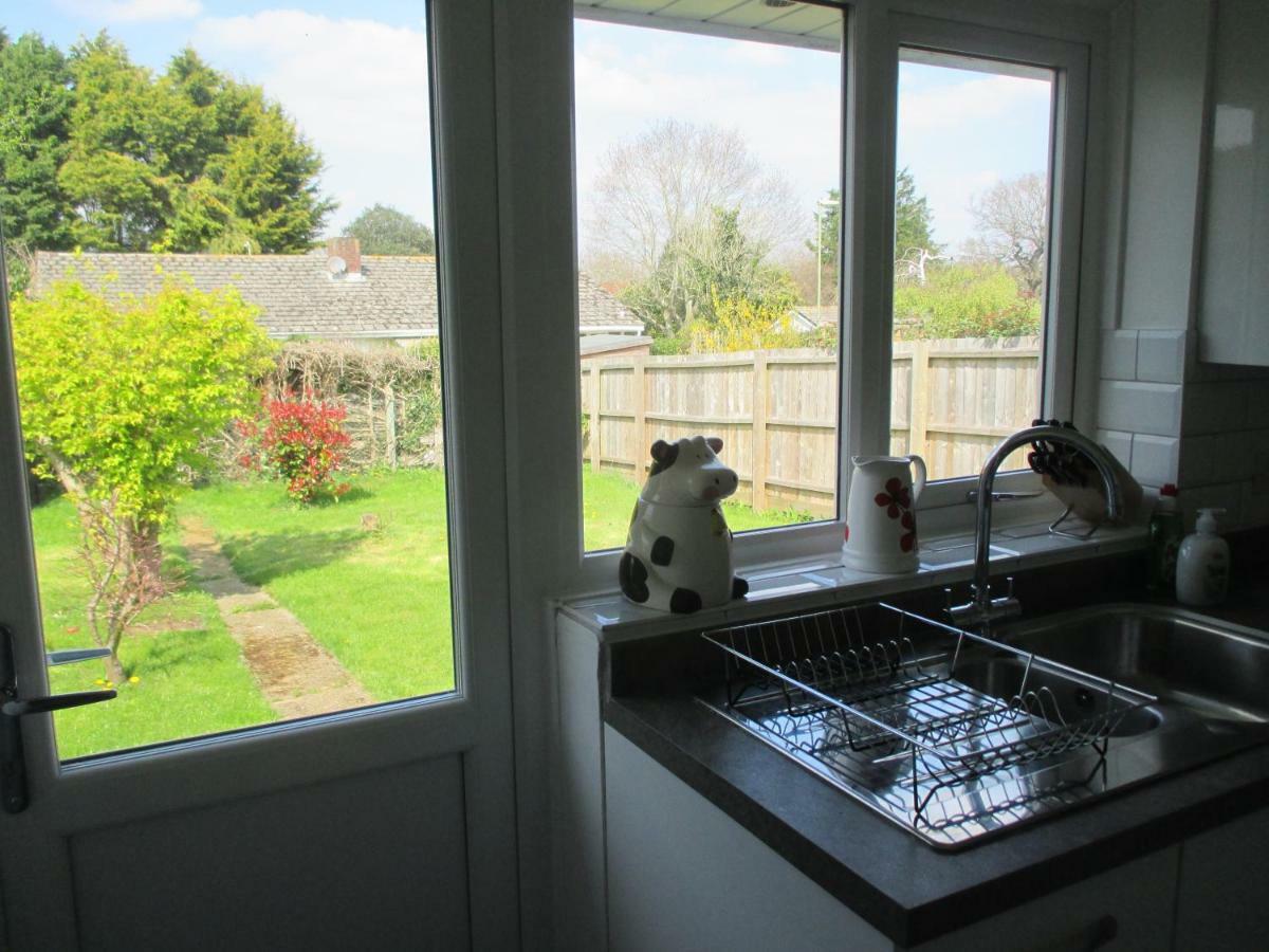 Villa The Bungalow Lymington With New Forest 1 Mile Exterior foto