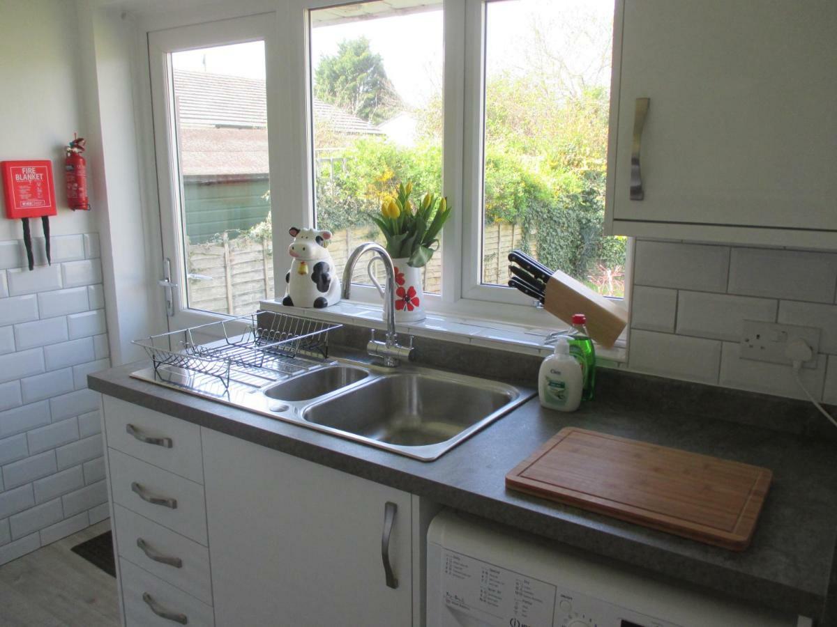 Villa The Bungalow Lymington With New Forest 1 Mile Exterior foto